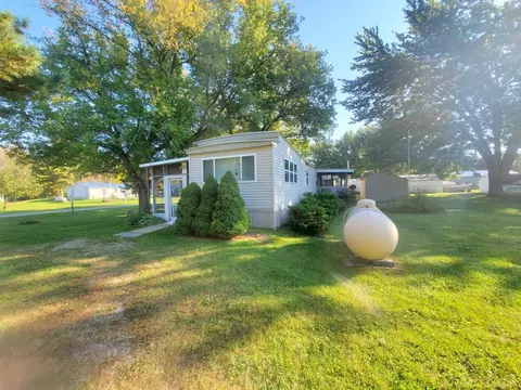 Exterior - 2900 Twin Lk, Lupton, MI 48635 photo 3 of 7