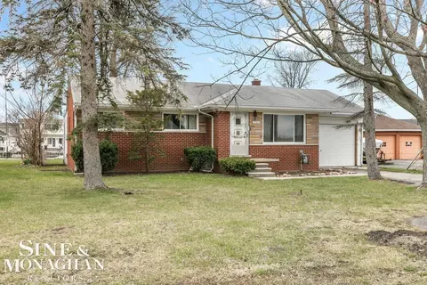 6397 Dyke Rd, Algonac, MI 48001