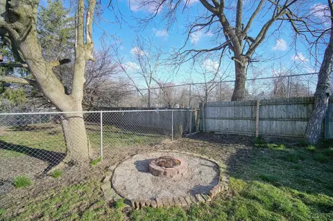 Exterior - 913 Chestnut, Adrian, MI 49221 photo 13 of 14