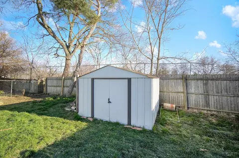 Exterior - 913 Chestnut, Adrian, MI 49221 photo 12 of 14