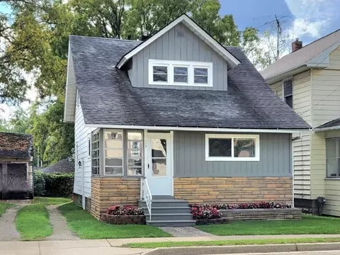117 E South, Jackson, MI 49203