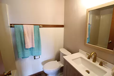 Bath - 2037 W W Park, Algonac, MI 48001 photo 5 of 9
