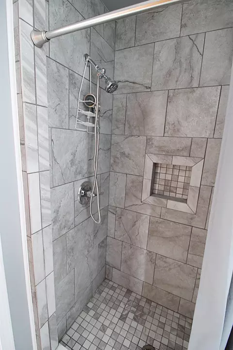 Bath - 2037 W W Park, Algonac, MI 48001 photo 3 of 9