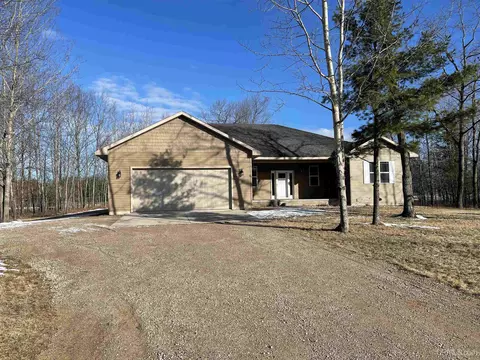 7645 Tipperary, Gladstone, MI 49837