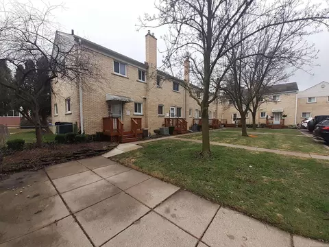 2099 E Maple #11, Birmingham, MI 48009 photo 2