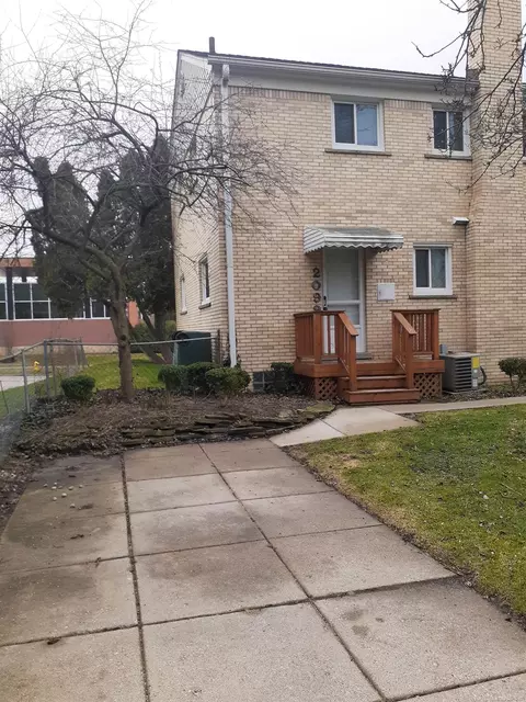 2099 E Maple #11, Birmingham, MI 48009 photo 3