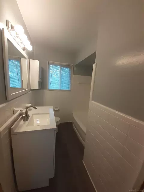 2099 E Maple #11, Birmingham, MI 48009 photo 12