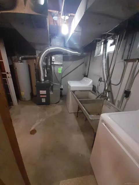 2099 E Maple #11, Birmingham, MI 48009 photo 19