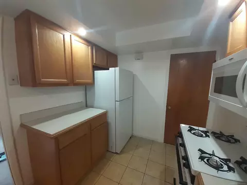 2099 E Maple #11, Birmingham, MI 48009 photo 7