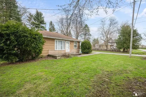 Exterior - 660 Orchard, Temperance, MI 48182 photo 2 of 10