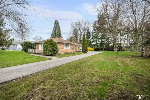 Exterior - 660 Orchard, Temperance, MI 48182 photo 8 of 10