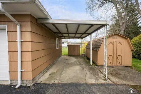 Exterior - 660 Orchard, Temperance, MI 48182 photo 7 of 10