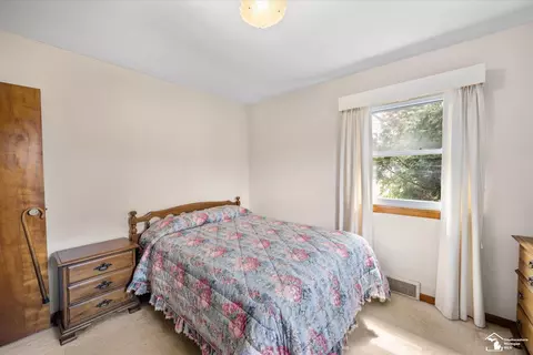 Bedroom - 660 Orchard, Temperance, MI 48182 photo 4 of 4