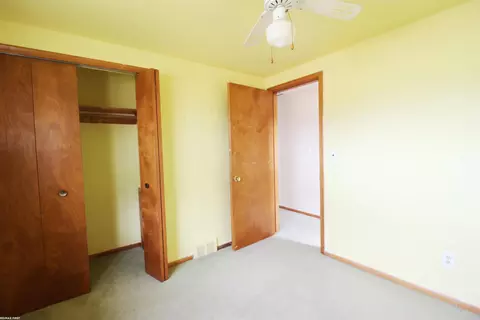 Bedroom - 2583 Edwin, Warren, MI 48092 photo 4 of 5