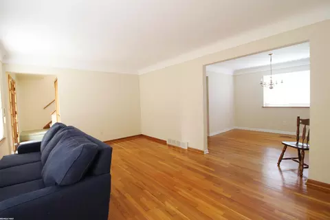 Living - 2583 Edwin, Warren, MI 48092 photo 2 of 4