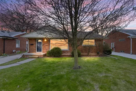 21630 Statler, Saint Clair Shores, MI 48081