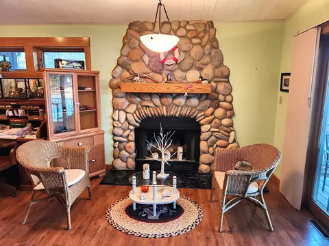 Living - 4362 Mohawk, Gladwin, MI 48624 photo 1 of 6
