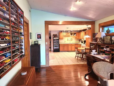 Living - 4362 Mohawk, Gladwin, MI 48624 photo 4 of 6