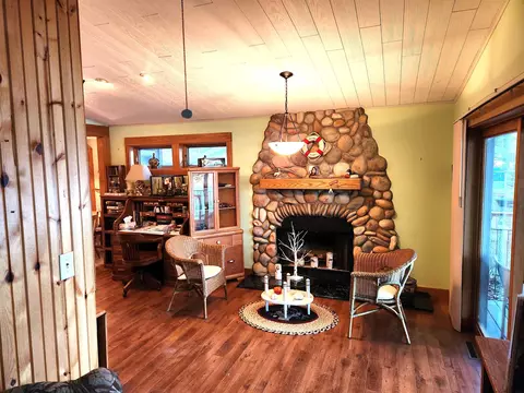 Living - 4362 Mohawk, Gladwin, MI 48624 photo 2 of 6