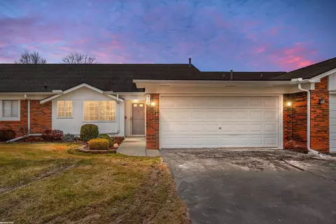 618 Country Clb, Saint Clair Shores, MI 48082