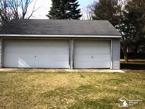 1582 E Hurd, Monroe, MI 48162 photo 11