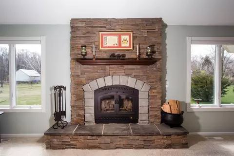 Living - 6431 Genaw, Clay, MI 48001 photo 3 of 5