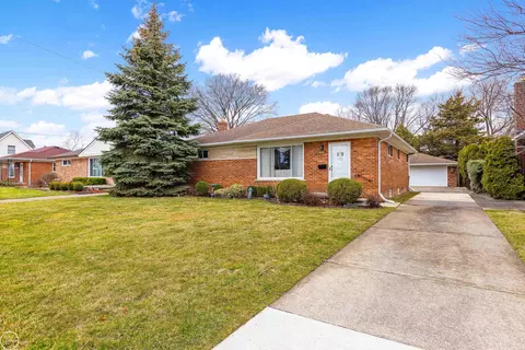 21613 Centennial, Saint Clair Shores, MI 48081