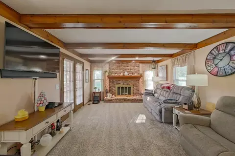 Living - 2339 Atlas, Davison, MI 48423 photo 1 of 3
