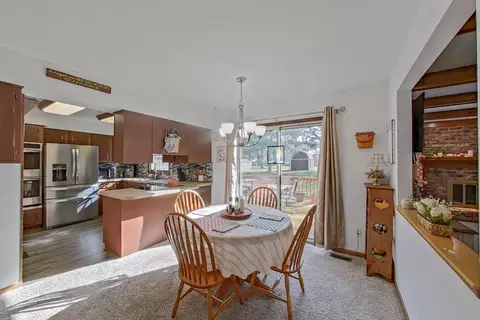 Dining - 2339 Atlas, Davison, MI 48423 photo 3 of 4