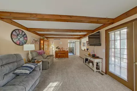 Living - 2339 Atlas, Davison, MI 48423 photo 2 of 3