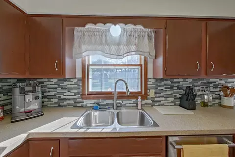 Kitchen - 2339 Atlas, Davison, MI 48423 photo 2 of 4