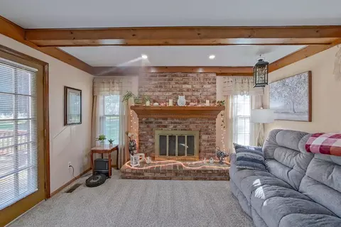 Living - 2339 Atlas, Davison, MI 48423 photo 3 of 3