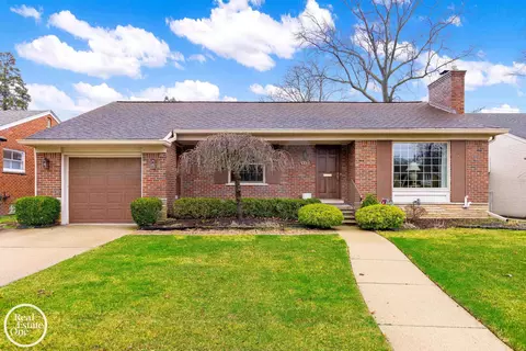 1115 Anita, Grosse Pointe Woods, MI 48236