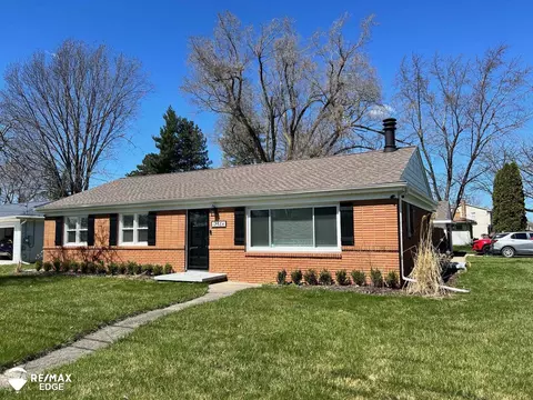12384 Hillcrest, Grand Blanc, MI 48439