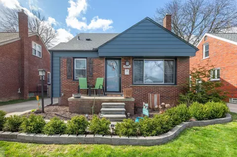 22716 Alger, Saint Clair Shores, MI 48080