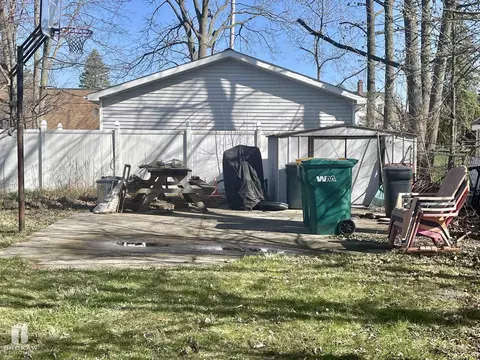 301 Mill, Flushing, MI 48433 photo 11