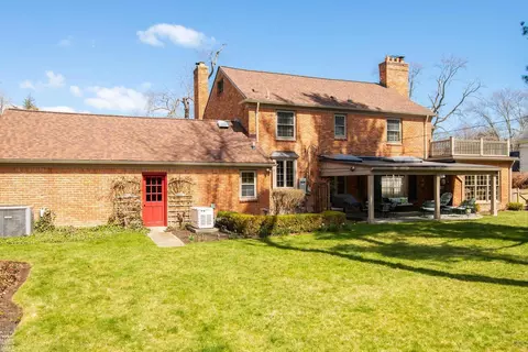 Exterior - 161 Vendome, Grosse Pointe Farms, MI 48236 photo 9 of 11