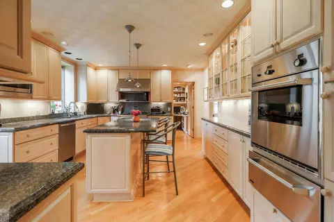 Kitchen - 161 Vendome, Grosse Pointe Farms, MI 48236 photo 1 of 7