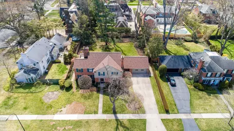 View/Area - 161 Vendome, Grosse Pointe Farms, MI 48236 photo 2 of 6