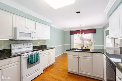 Kitchen - 20423 Milford, Macomb, MI 48044 photo 2 of 3