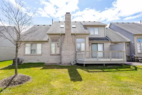 Exterior - 20423 Milford, Macomb, MI 48044 photo 6 of 14