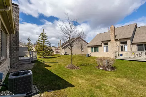 Exterior - 20423 Milford, Macomb, MI 48044 photo 9 of 14