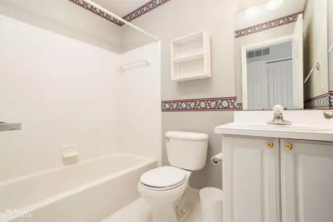 Bath - 20423 Milford, Macomb, MI 48044 photo 4 of 4