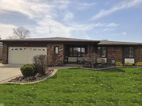 39263 Cadborough, Clinton Township, MI 48038