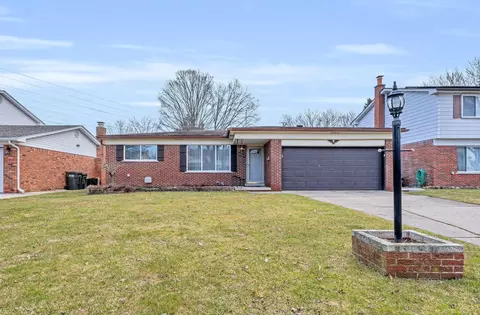 42142 Mendel, Sterling Heights, MI 48313