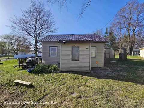 510 W Jessie, Sanford, MI 48657