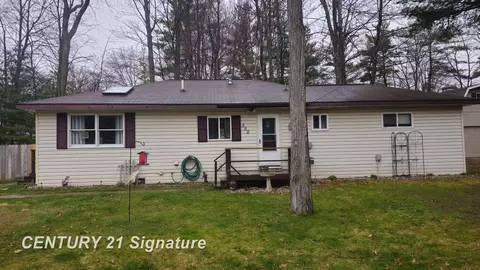 550 W W Cp, Sanford, MI 48657