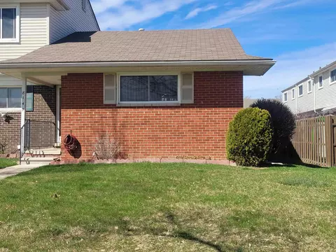 8147 Busko, Warren, MI 48093