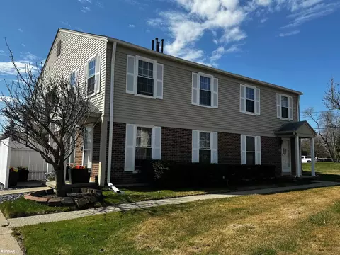 24006 Meadowbridge #165, Clinton Township, MI 48035
