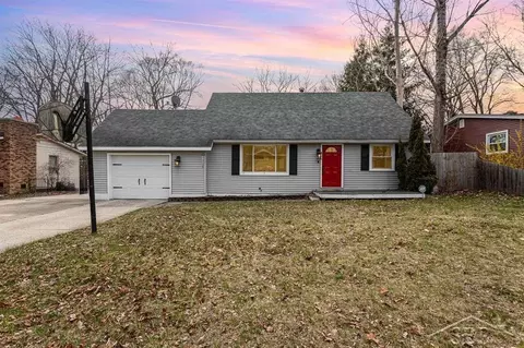 3207 Birchfield, Midland, MI 48642